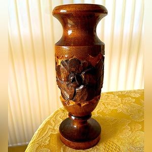 Vintage Small 6,5” H Hand Carved Floral Vase